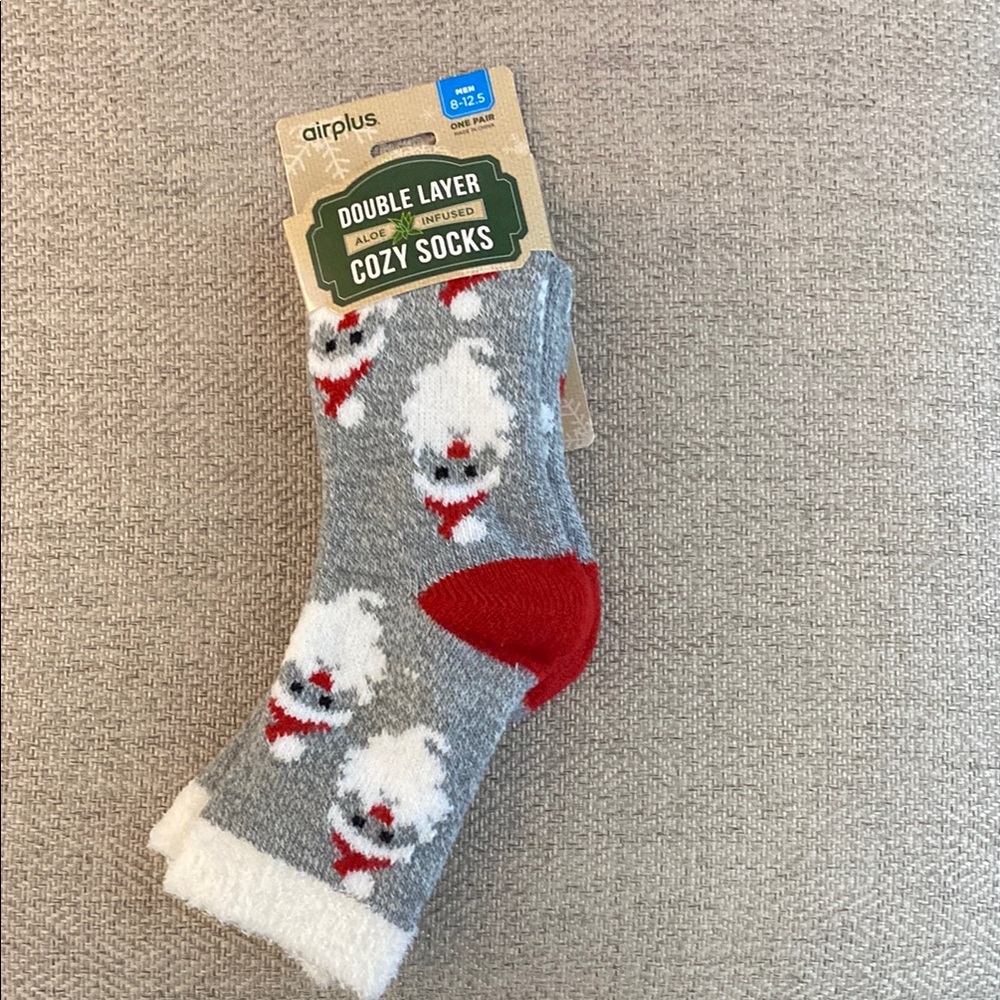 Men’s Gray and Red Cozy Socks. Size 8-12.5